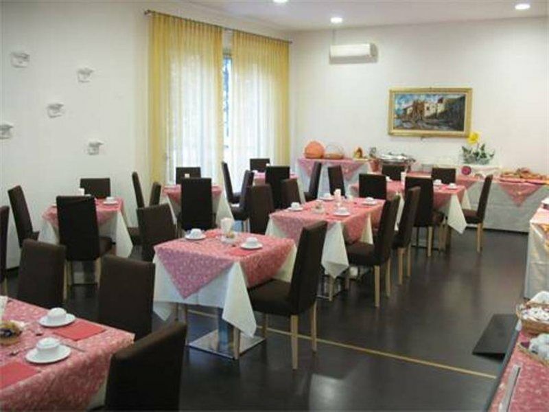 Club Meeting Hotel ريميني المظهر الخارجي الصورة